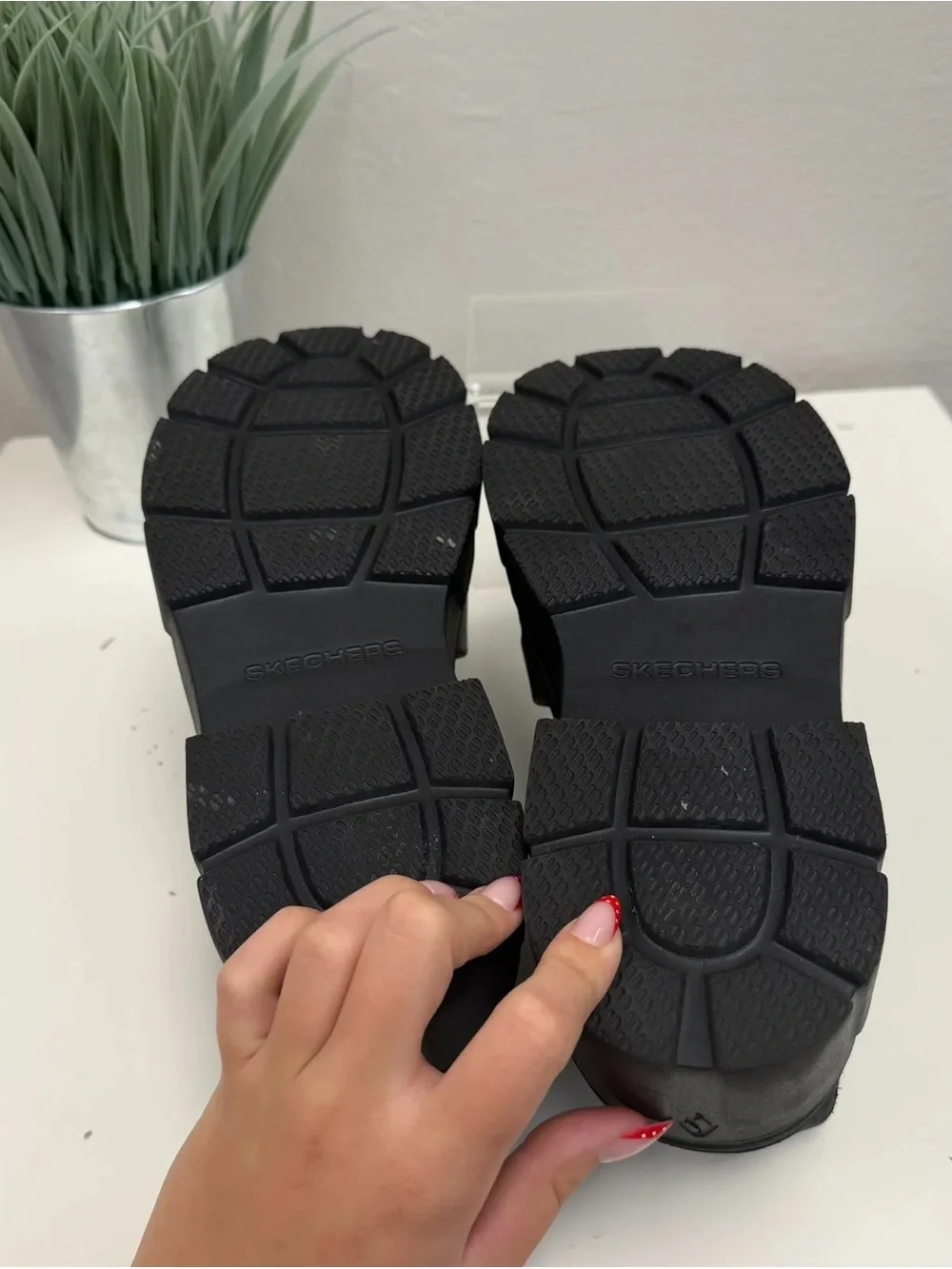Skechers Black Foamies Cher Headliner Sandals - Size 10